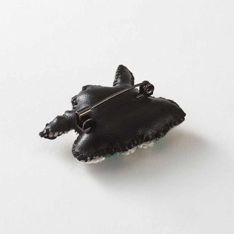 刺繍ブローチ ポチャッコ